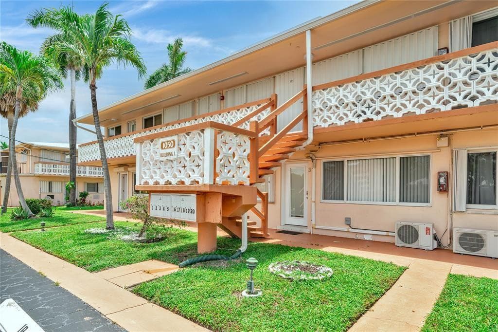 1050 SW 11th Street 1L, Hallandale Beach, FL 33009 — photo 2 of 10