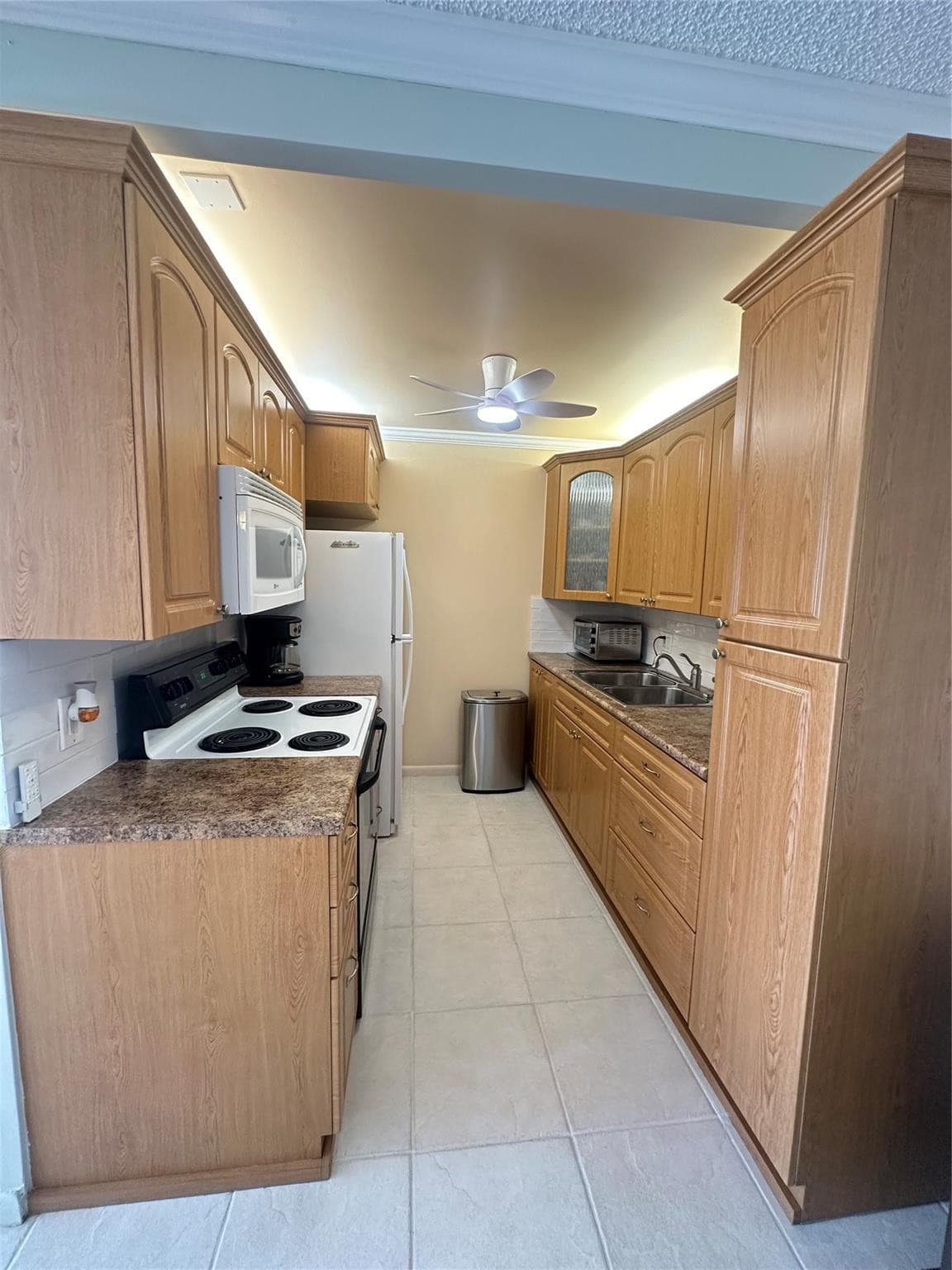 4032 Cambridge B 4032, Deerfield Beach, FL 33442 — photo 9 of 57