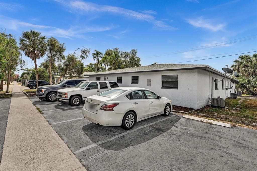 5748 NW 27th Court, Fort Lauderdale, FL 33313 — photo 5 of 20