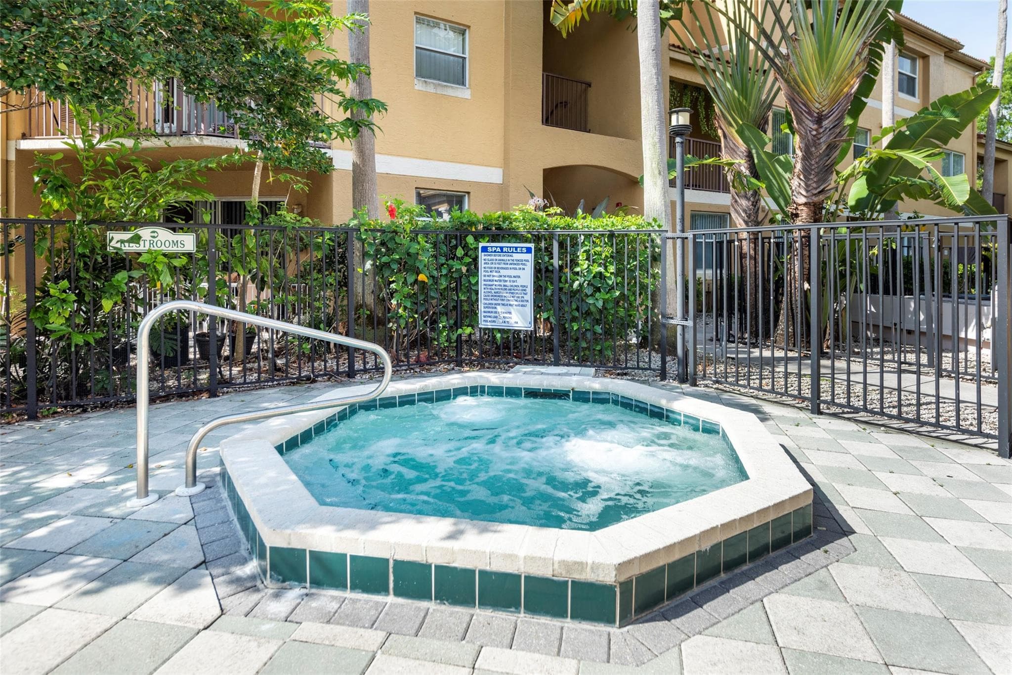 761 N Pine Island Road 106, Plantation, FL 33324 — photo 26 of 28