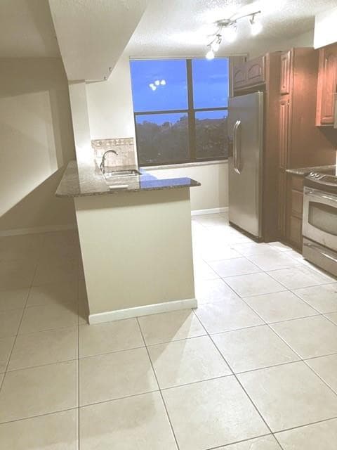 950 Lavers Circle F-511, Delray Beach, FL 33444 — photo 8 of 29