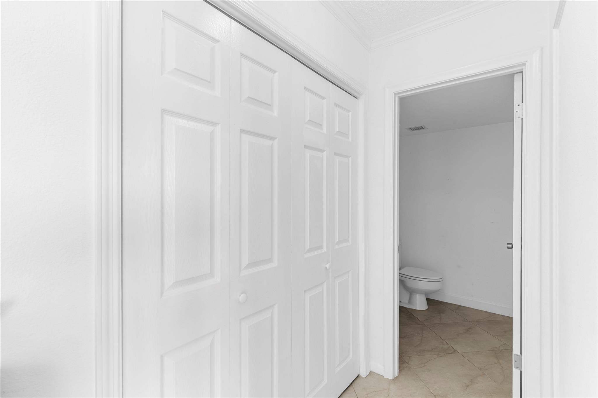 2400 Presidential Way 1502, West Palm Beach, FL 33401 — photo 21 of 34