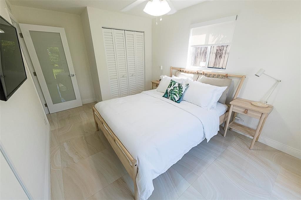 1162 Hayes Street, Hollywood, FL 33019 — photo 5 of 38