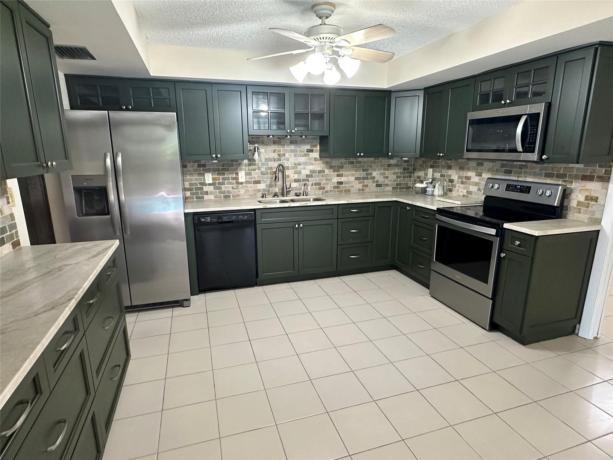10800 SW 40th Court, Davie, FL 33328 — photo 4 of 35