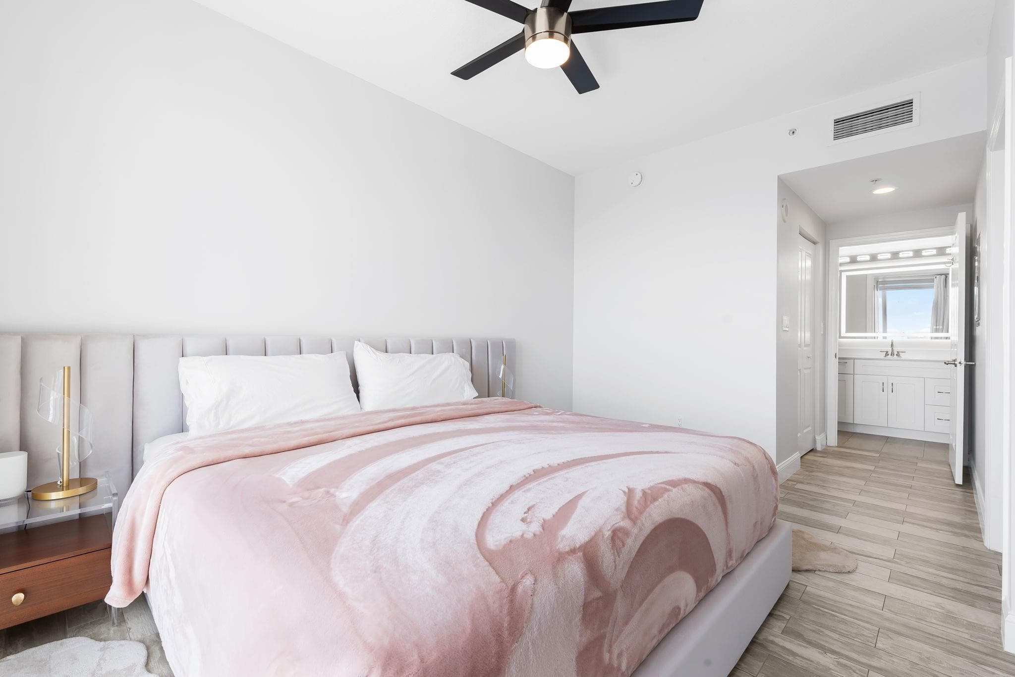 511 SE 5th Avenue 1709, Fort Lauderdale, FL 33301 — photo 10 of 43