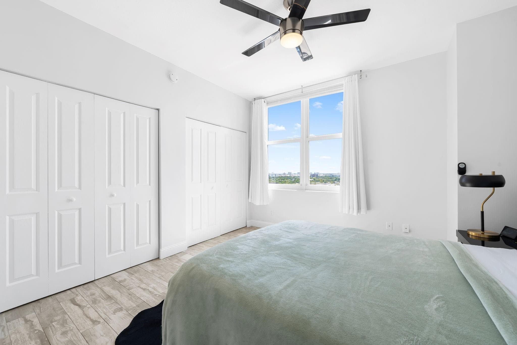 511 SE 5th Avenue 1709, Fort Lauderdale, FL 33301 — photo 17 of 43