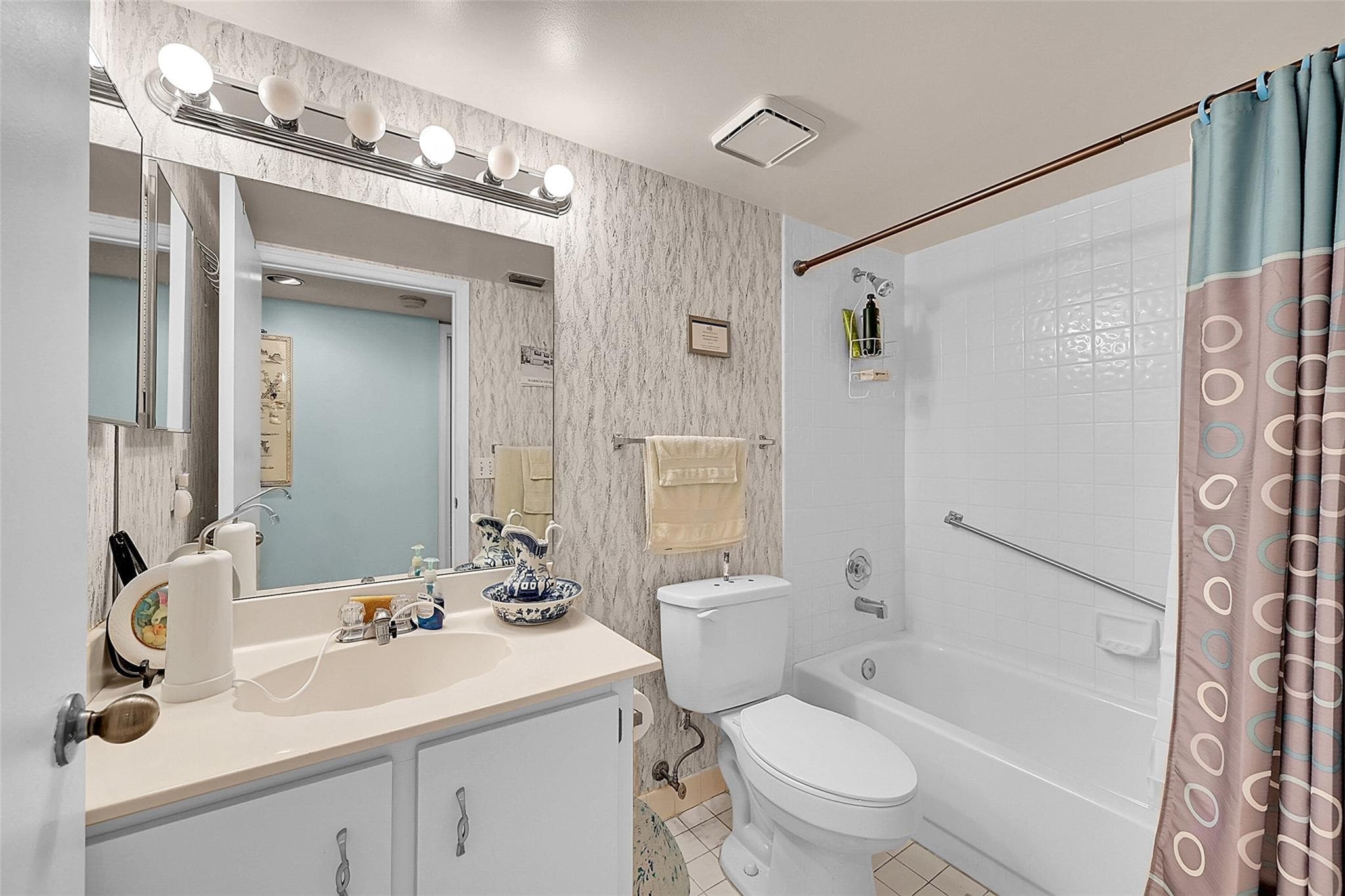 7553 Trent Drive 211, Fort Lauderdale, FL 33321 — photo 16 of 36