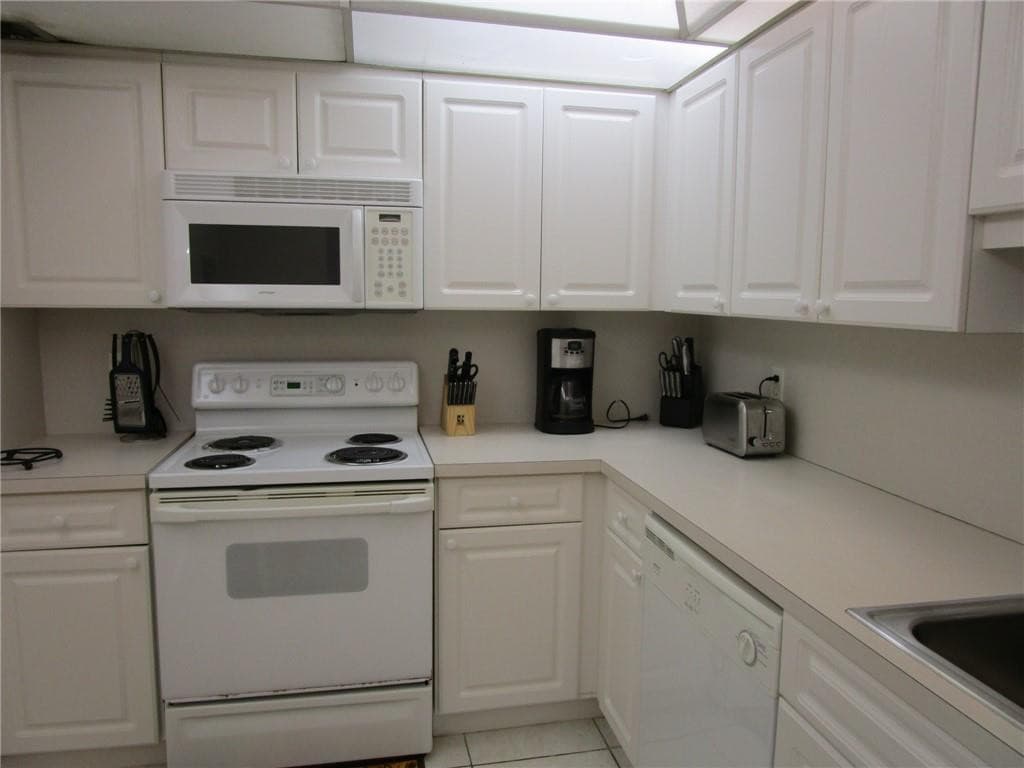 405 N Ocean Boulevard 1225, Pompano Beach, FL 33062 — photo 15 of 30