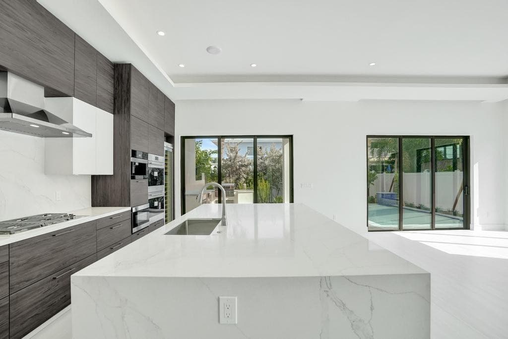 4524 Sea Grape Drive N, Lauderdale-By-The-Sea, FL 33308 — photo 12 of 53