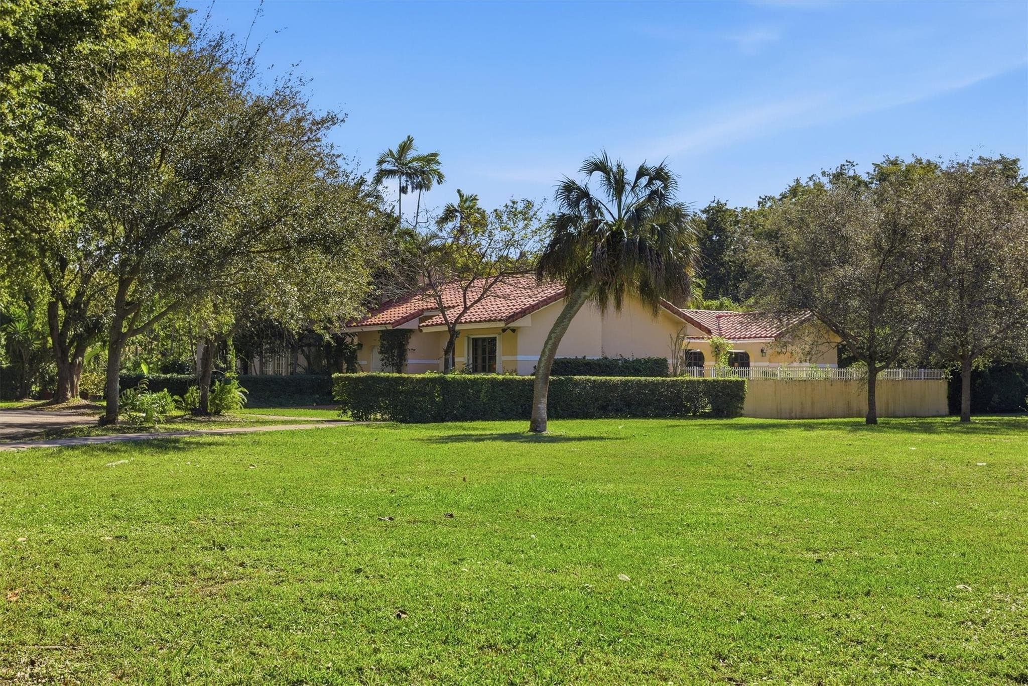 430 Sarto Avenue, Coral Gables, FL 33134 — photo 3 of 47