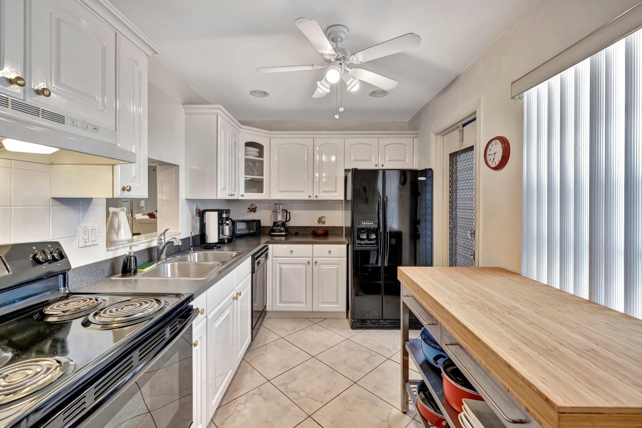 4270 NW 40th Street 302, Lauderdale Lakes, FL 33319 — photo 7 of 59