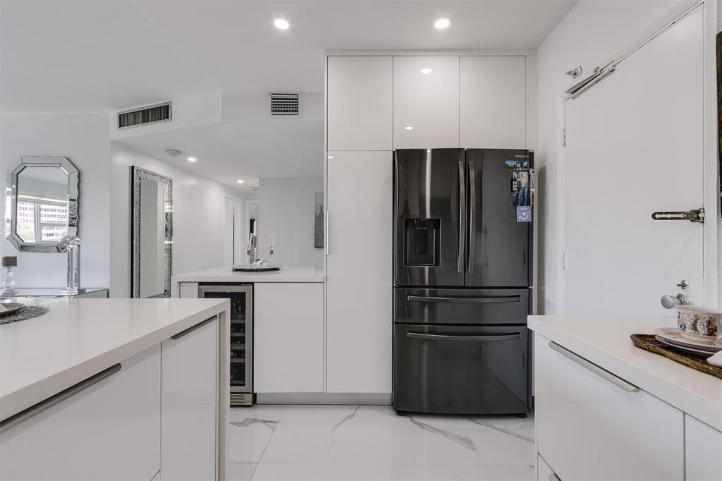 3333 NE 34th Street 304, Fort Lauderdale, FL 33308 — photo 4 of 38