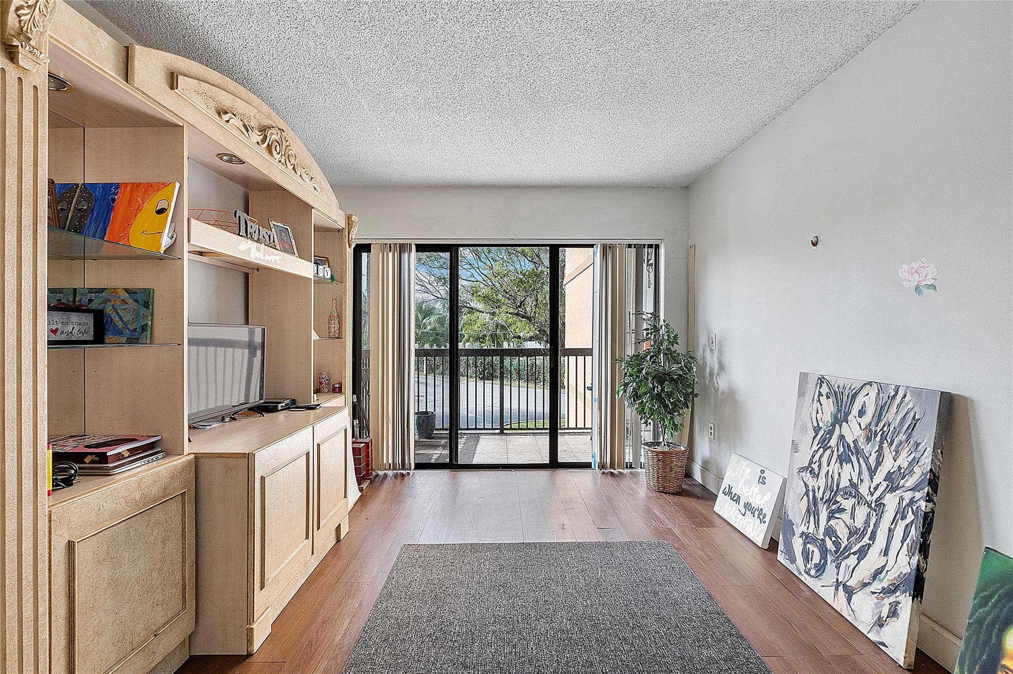 701 NW 19th Street 202, Fort Lauderdale, FL 33311 — photo 2 of 33