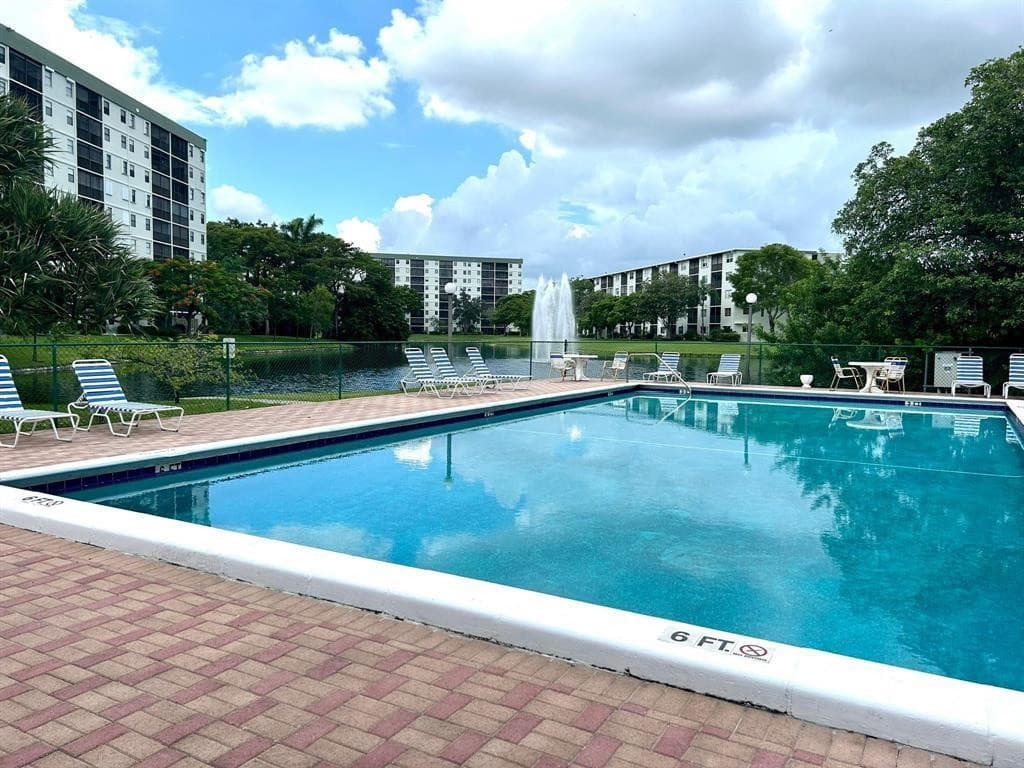 2304 S Cypress Bend Drive 615, Pompano Beach, FL 33069 — photo 26 of 30