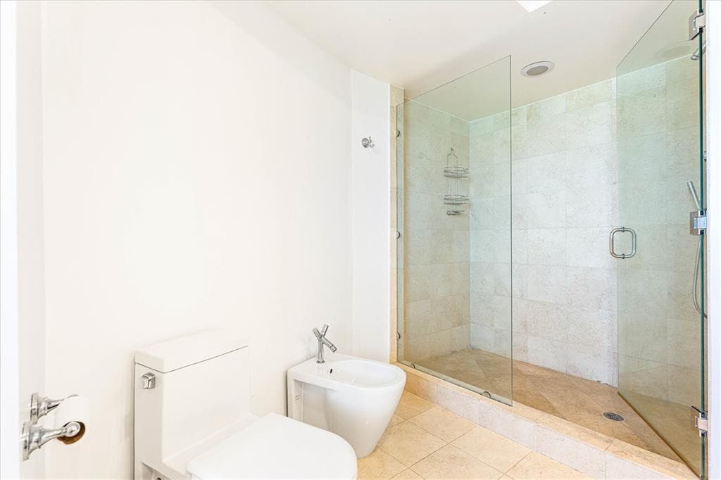 17201 Collins Avenue 805, Sunny Isles Beach, FL 33160 — photo 24 of 37
