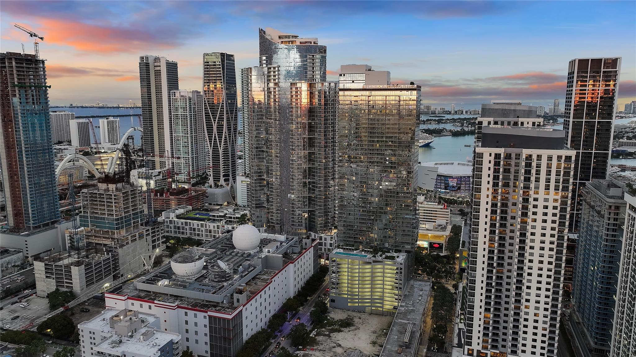 11 NE 6th Street 907, Miami, FL 33132 — photo 27 of 48
