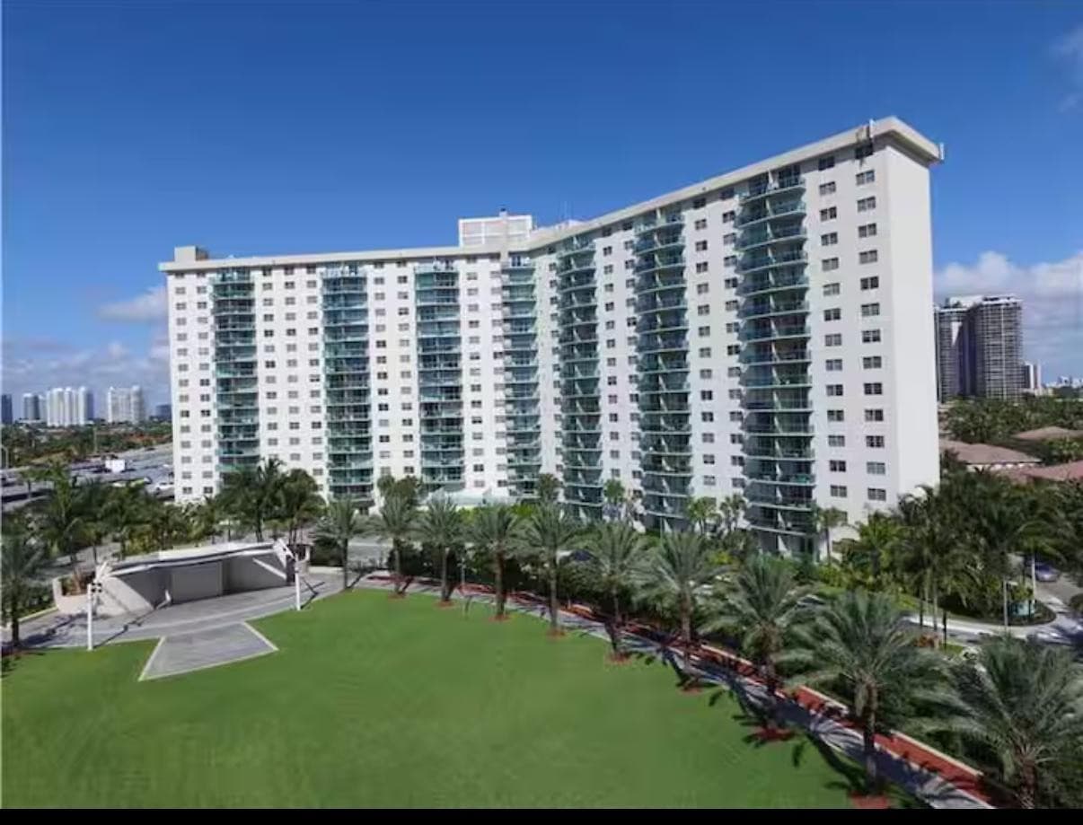 19370 Collins Avenue 301, Sunny Isles Beach, FL 33160 — photo 1 of 30