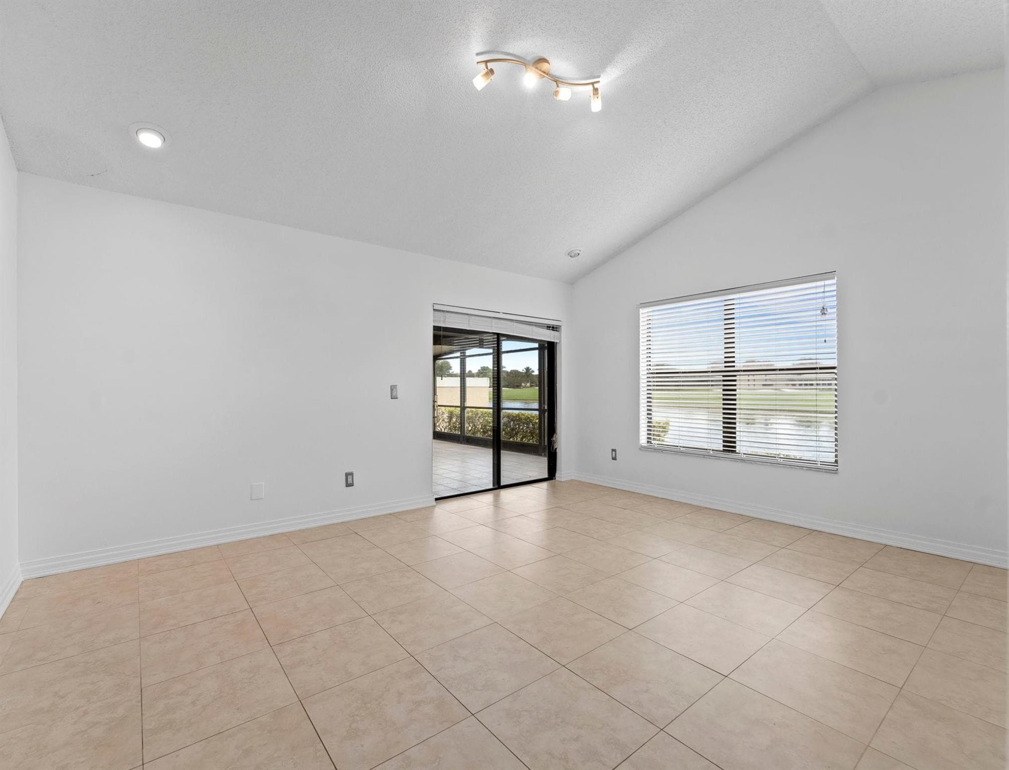 Single Family Residence in Boynton Beach — photo 17 of 31