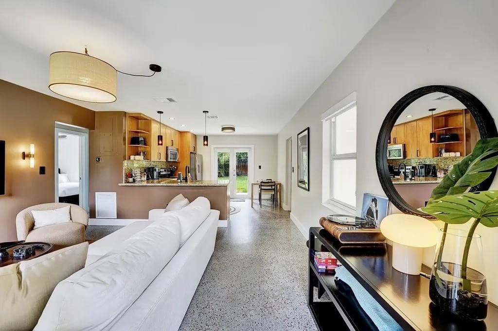 820 NE 17th Street, Fort Lauderdale, FL 33305 — photo 9 of 33