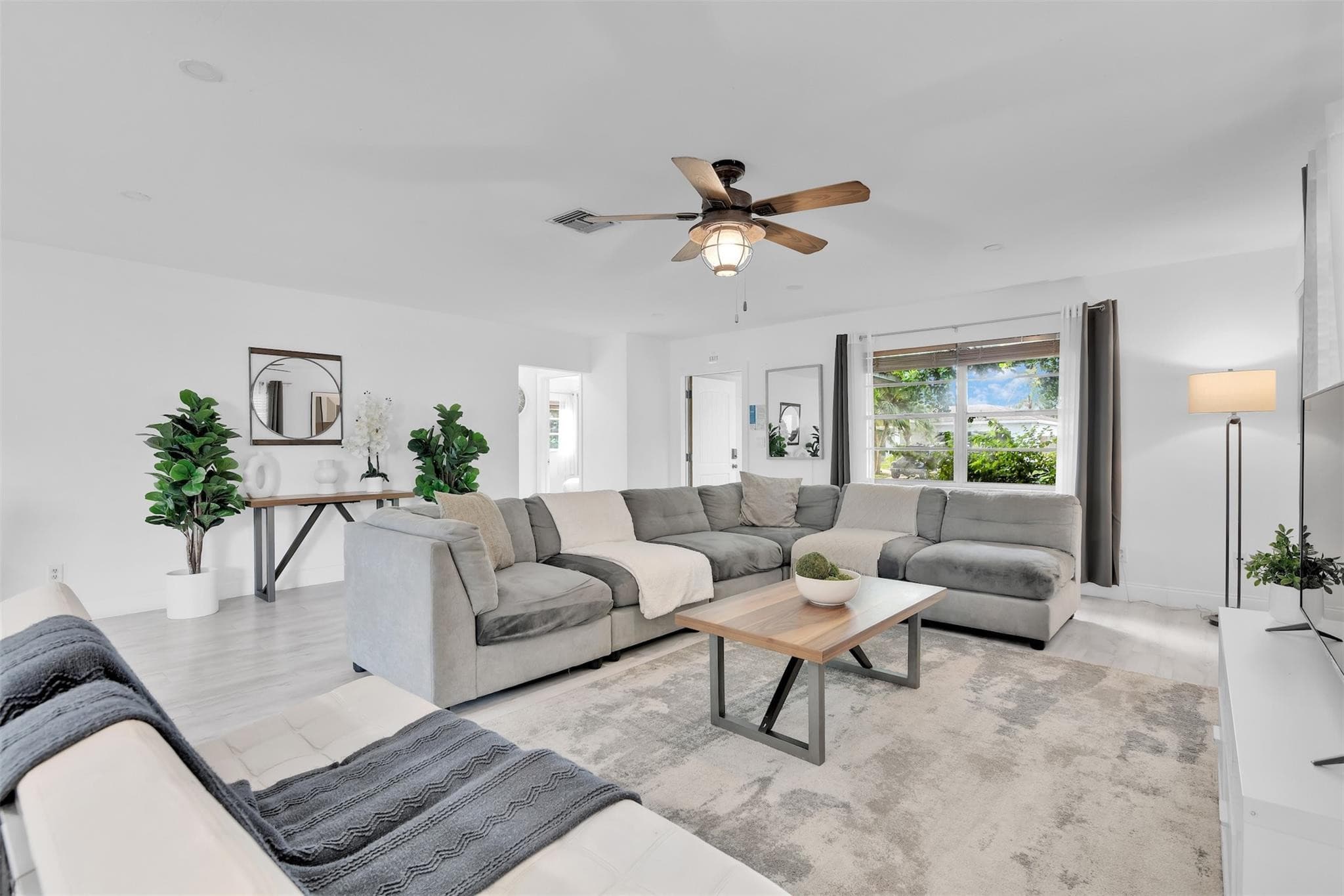 214 SE 6th Street, Dania Beach, FL 33004 — photo 7 of 27