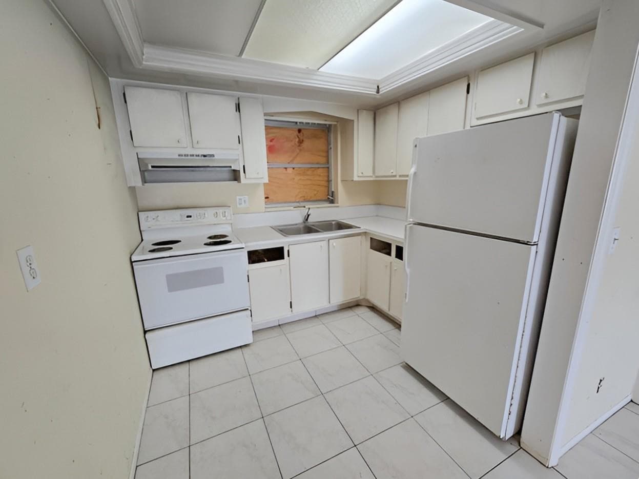2950 E Crosley Drive I, West Palm Beach, FL 33415 — photo 2 of 28