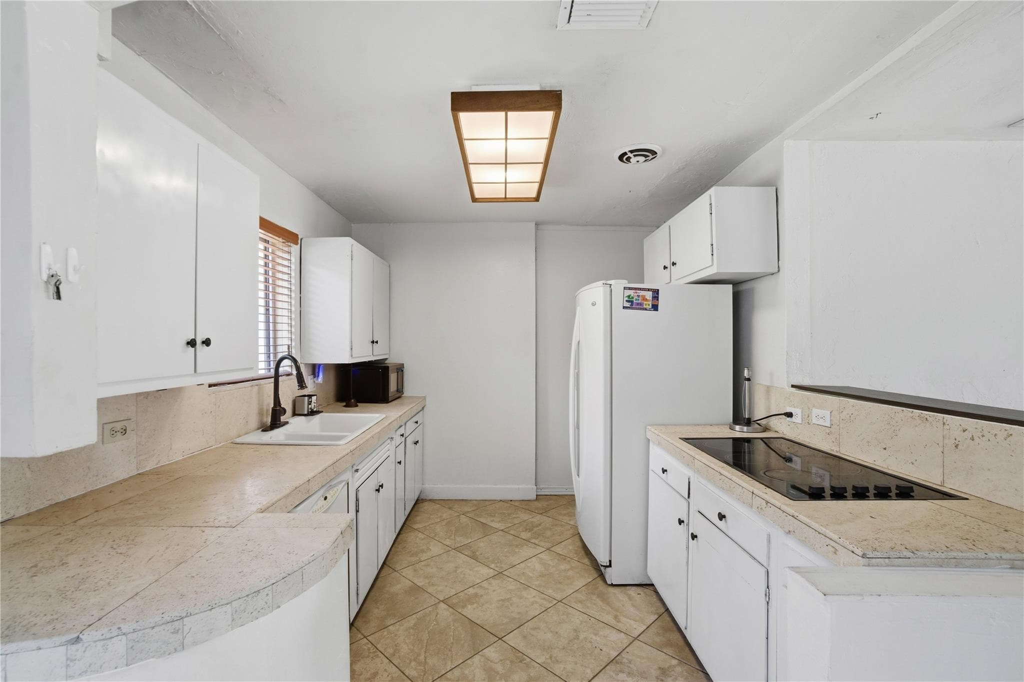 510 S 29th Court, Hollywood, FL 33020 — photo 3 of 12