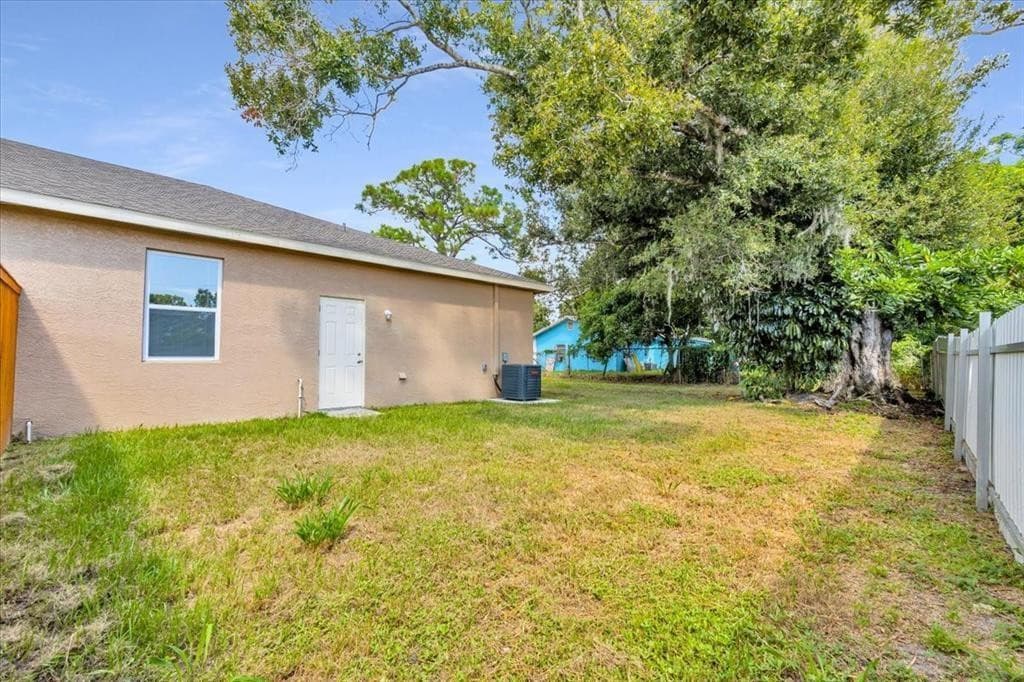 306 N 18th Court 2, Fort Pierce, FL 34950 — photo 12 of 14
