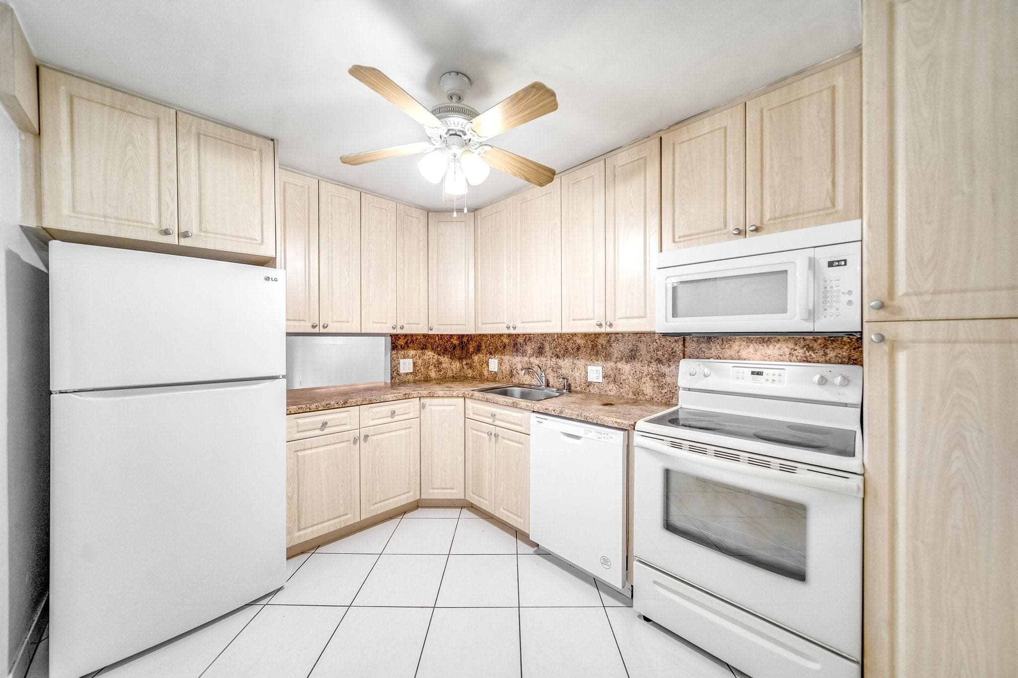 2601 S Course Drive 111, Pompano Beach, FL 33069 — photo 35 of 46