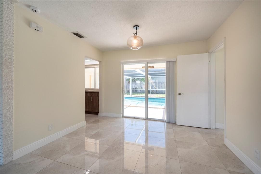 5200 NE 15th Avenue, Fort Lauderdale, FL 33334 — photo 8 of 31