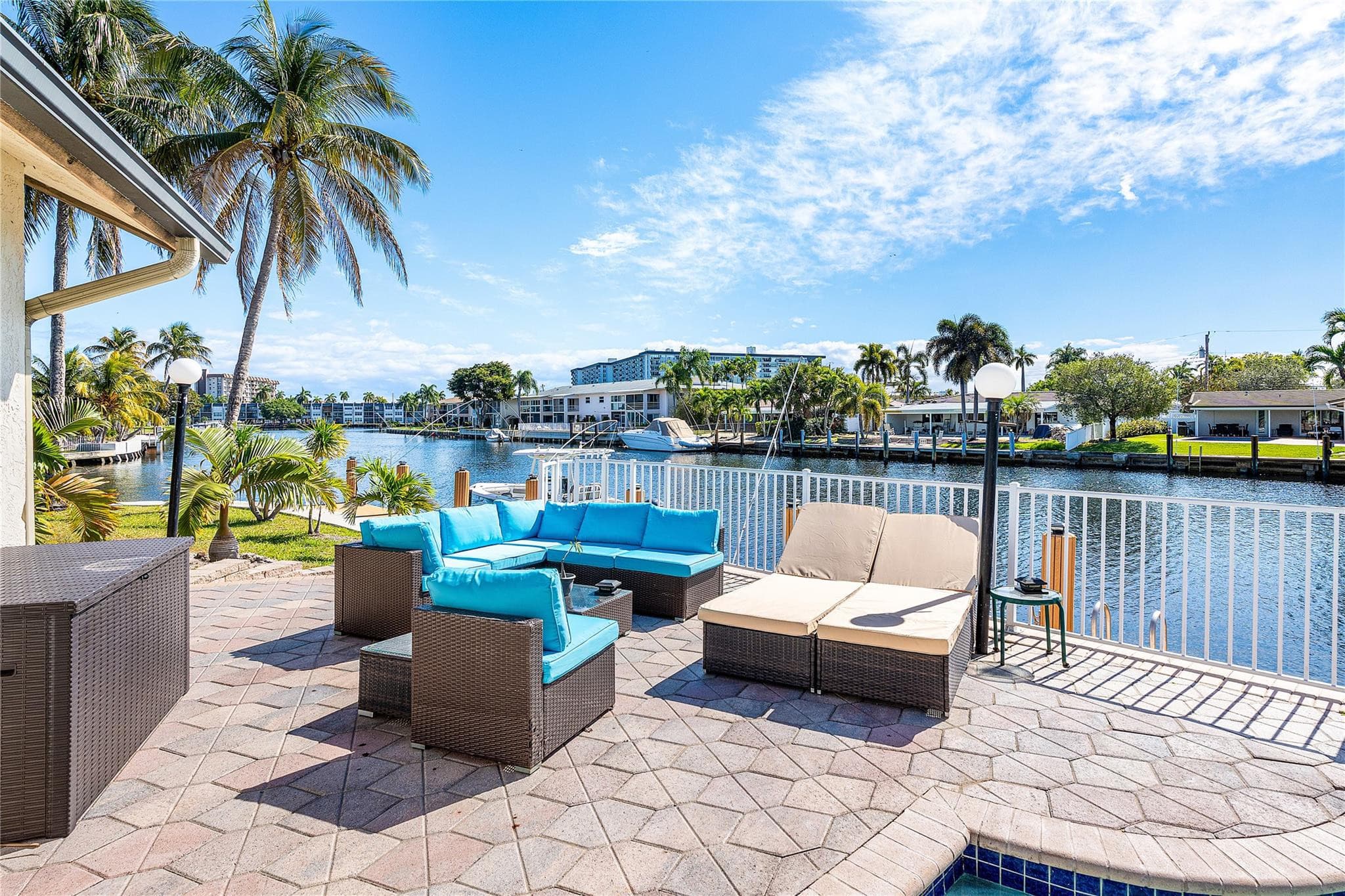 630 SE 9th Avenue, Pompano Beach, FL 33060 — photo 6 of 51