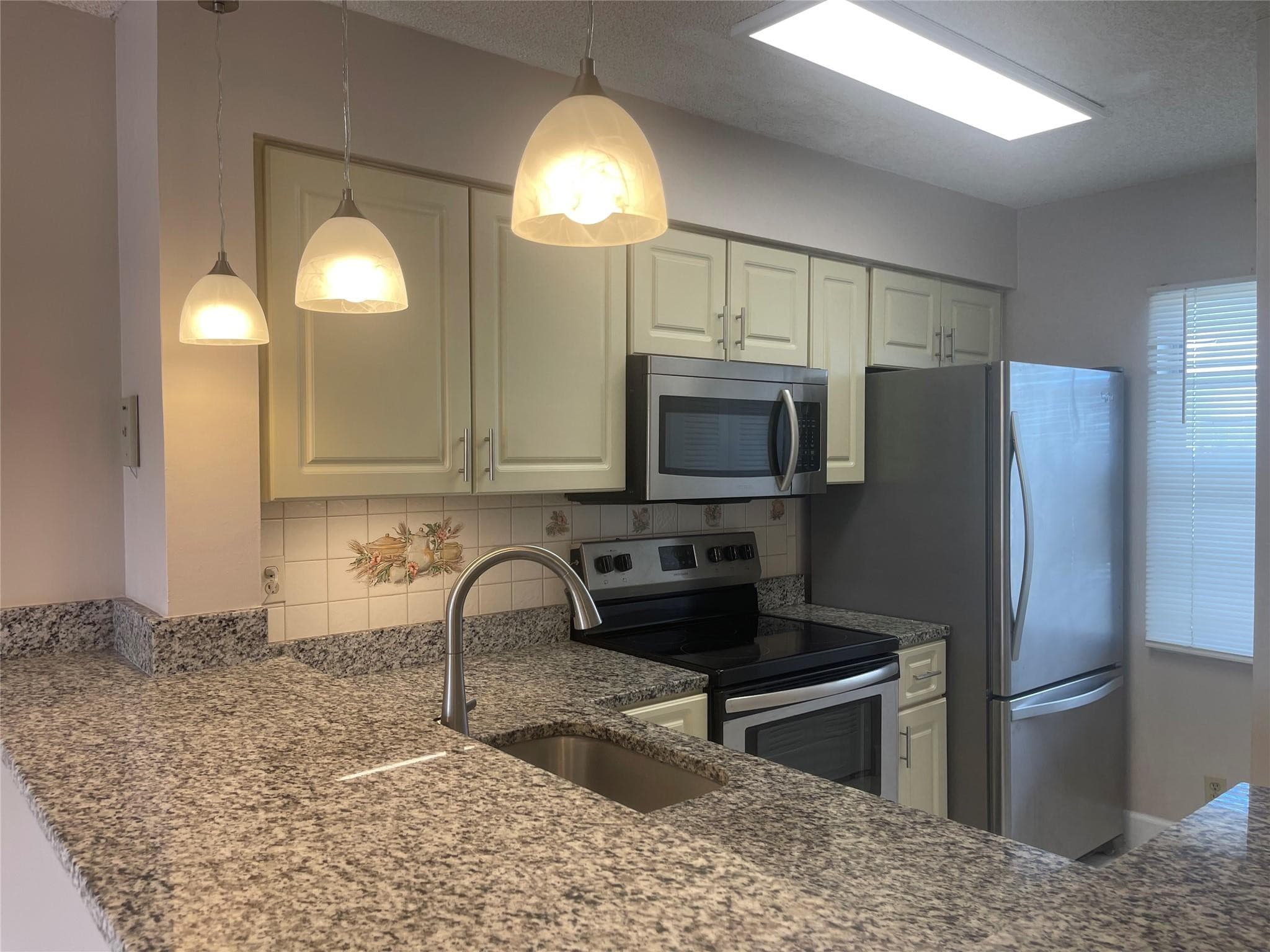 Condominium in Pompano Beach — photo 2 of 22