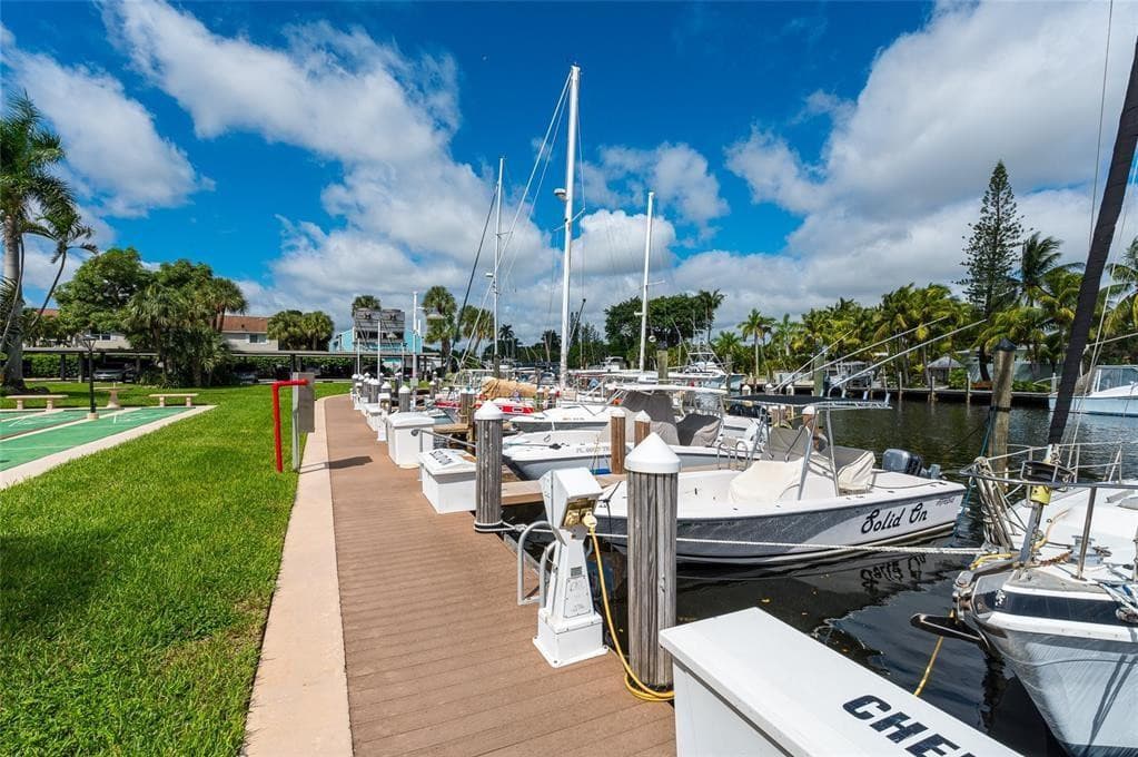 Condominium in Pompano Beach — photo 16 of 37