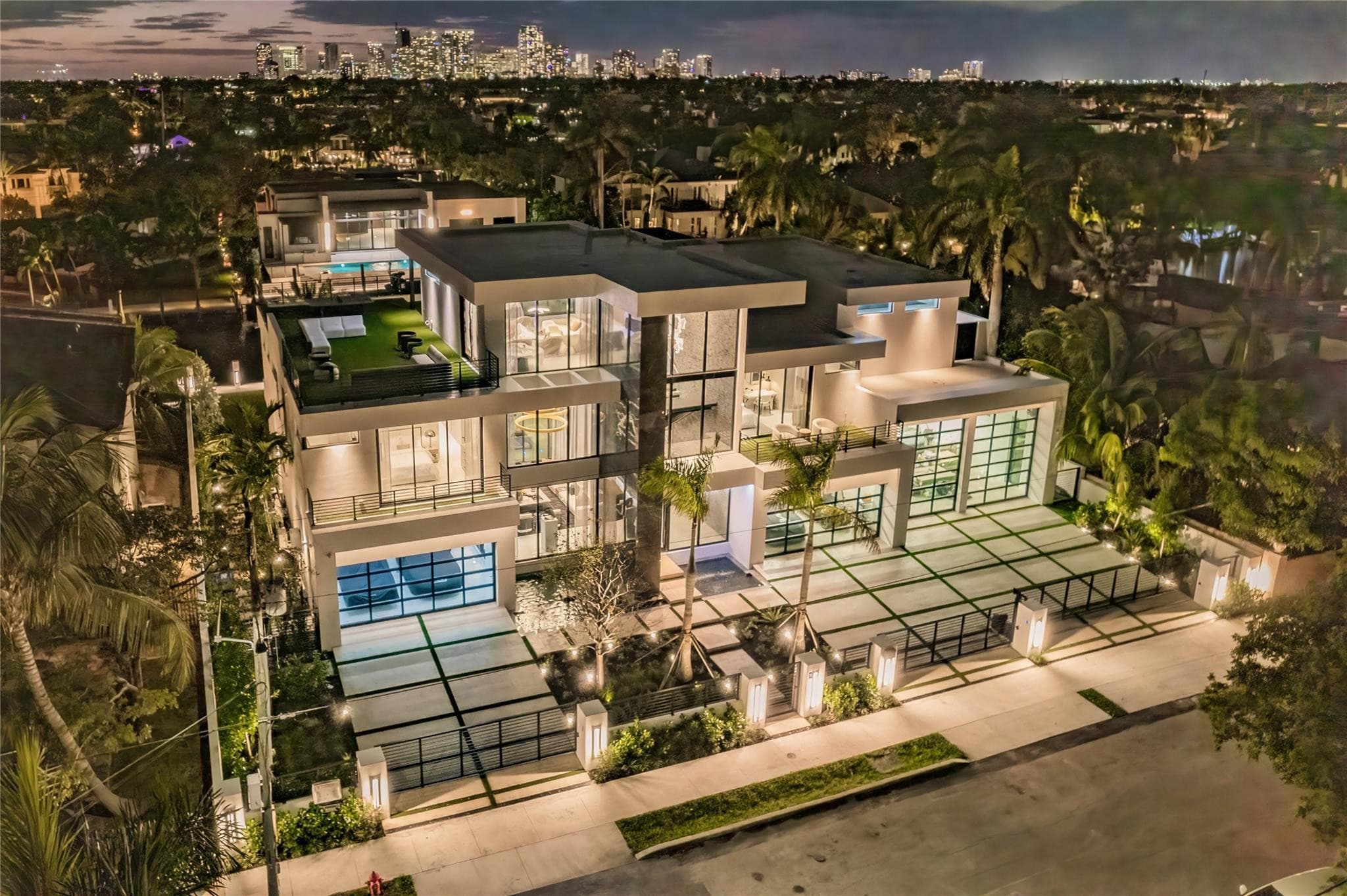 725 Poinciana Drive, Fort Lauderdale, FL 33301 — photo 1 of 96
