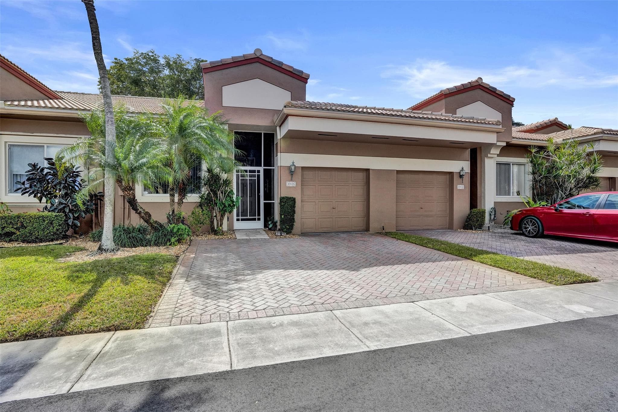10116 Lombardy Drive 10116, Tamarac, FL 33321 — photo 4 of 48