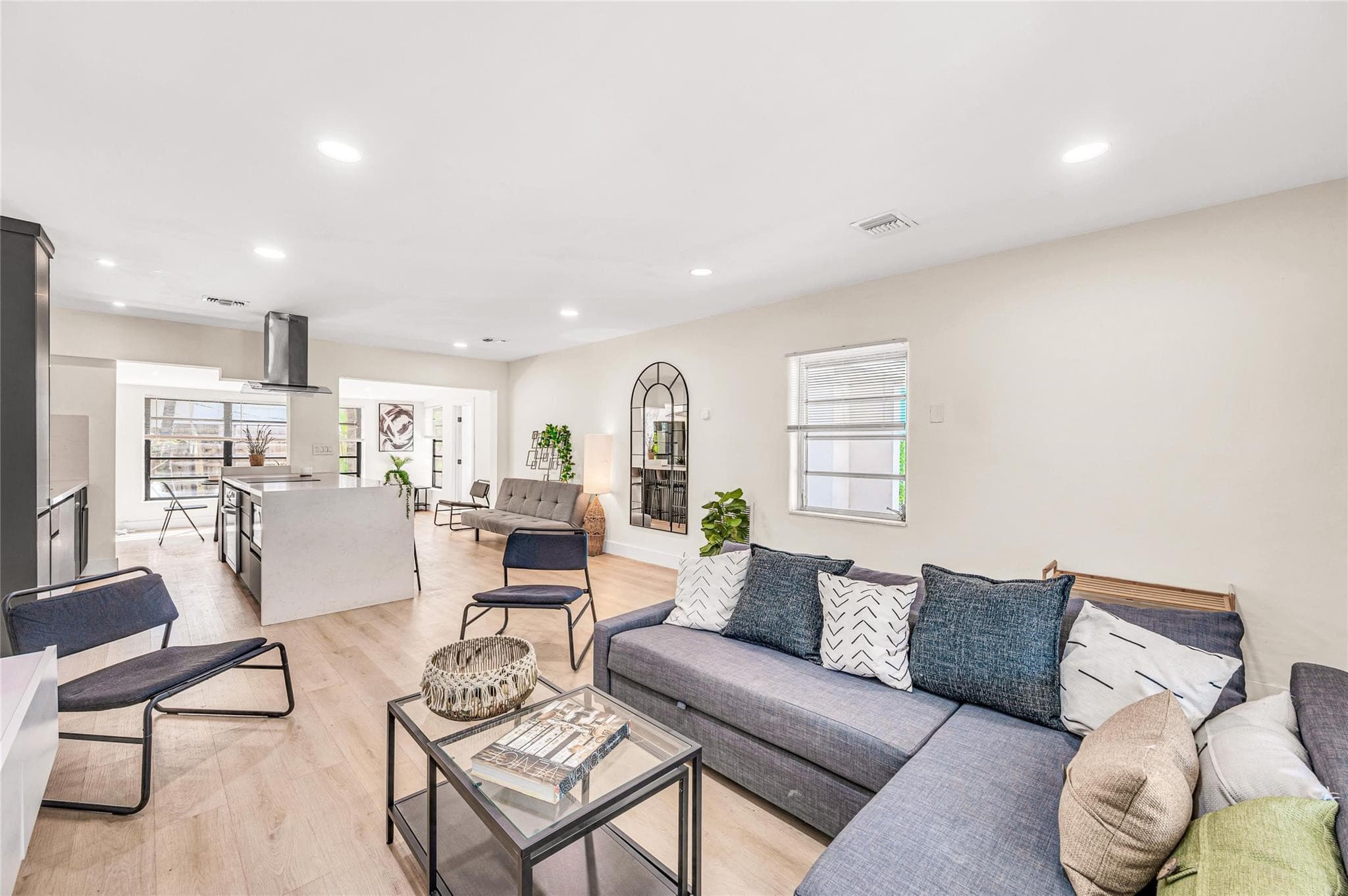 1760 NE 13th Street, Fort Lauderdale, FL 33304 — photo 4 of 30