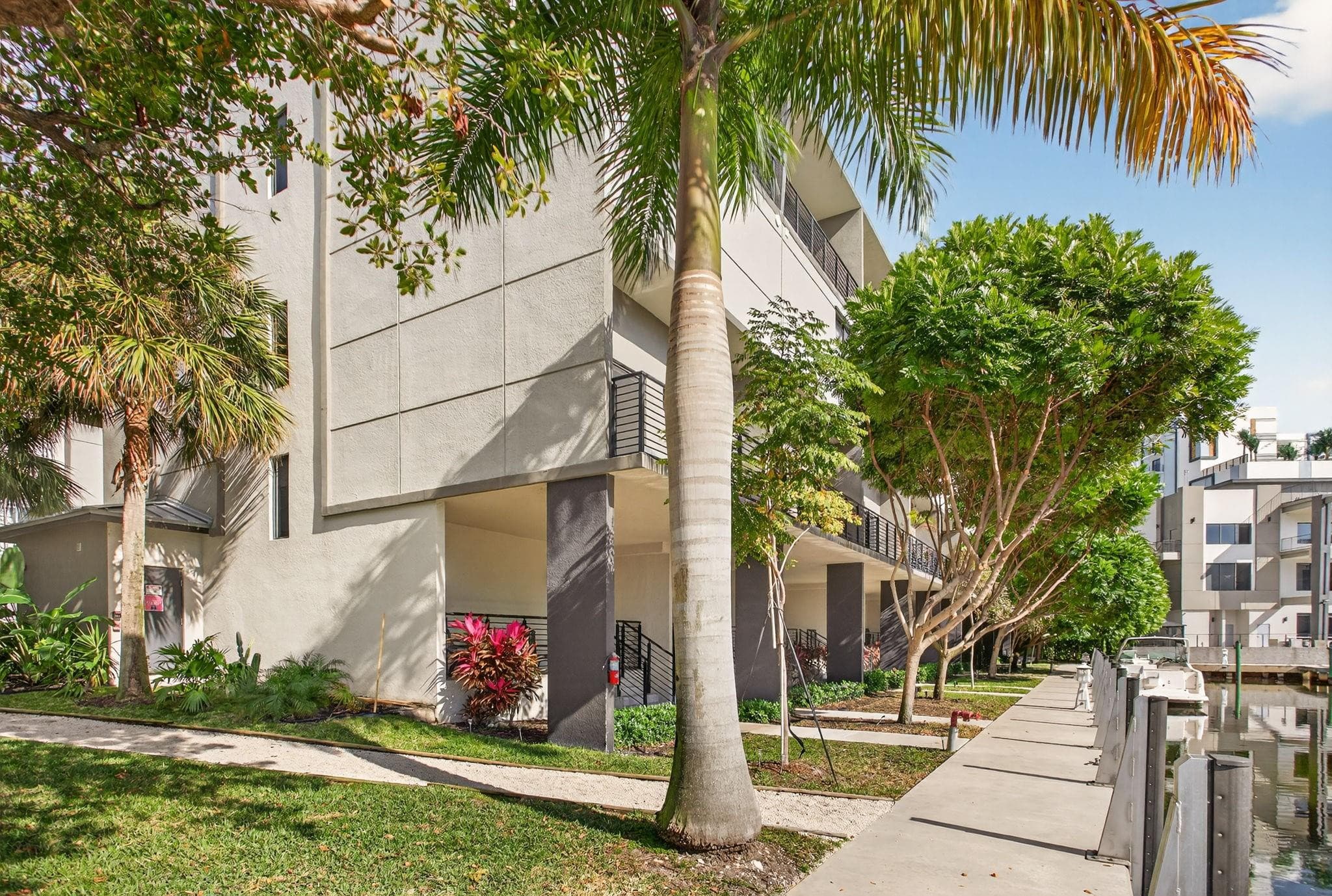 196 SE 4th Terrace K-1, Pompano Beach, FL 33060 — photo 3 of 75