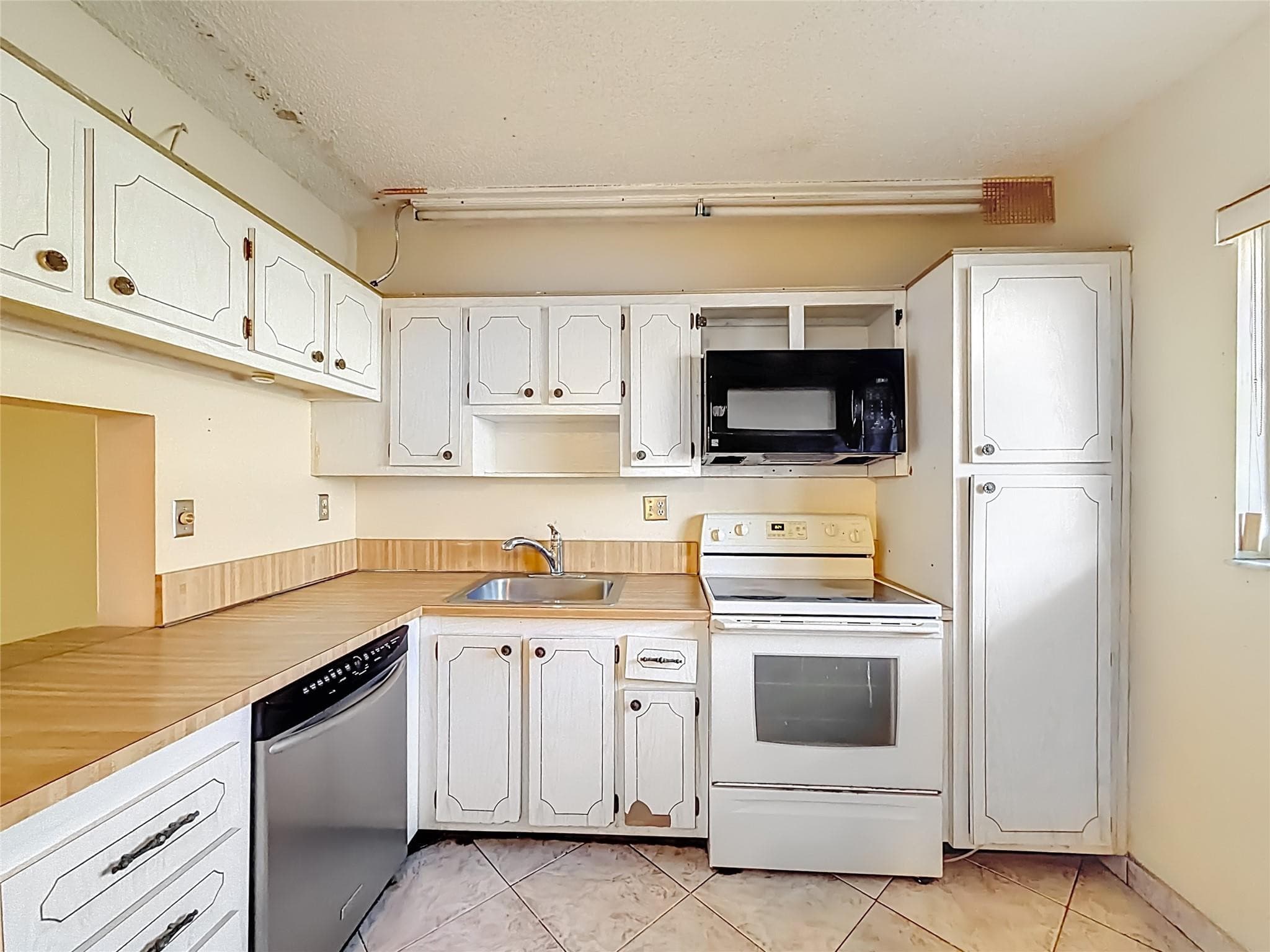 5935 Del Lago Circle 108, Sunrise, FL 33313 — photo 12 of 50