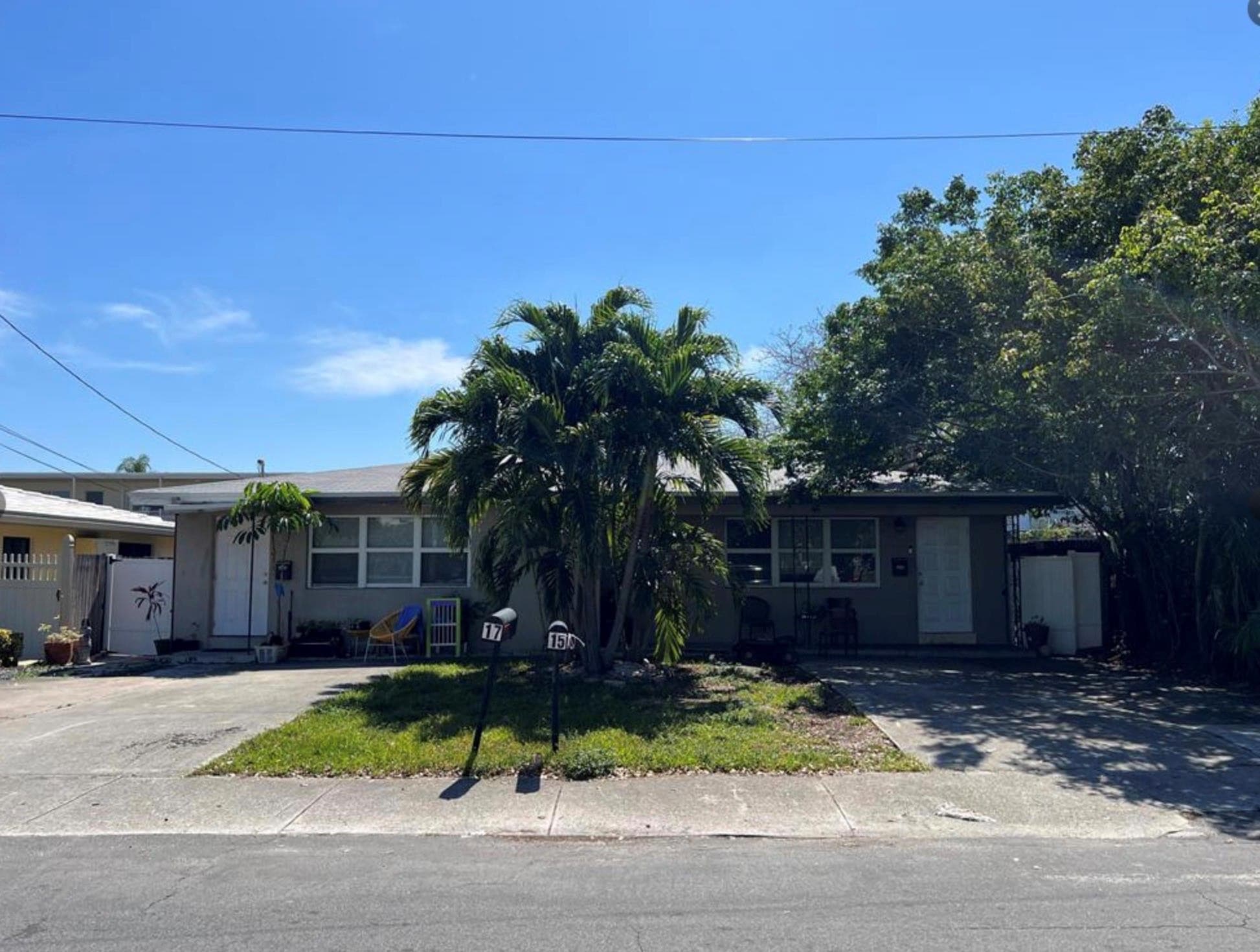 Apartment in Dania Beach — photo 1 of 1