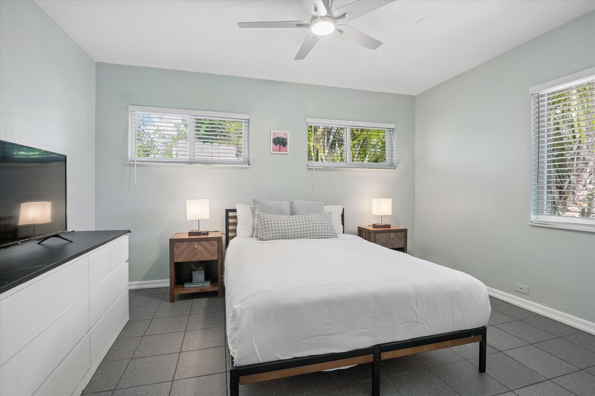 1123 NE 14th Avenue, Fort Lauderdale, FL 33304 — photo 33 of 38