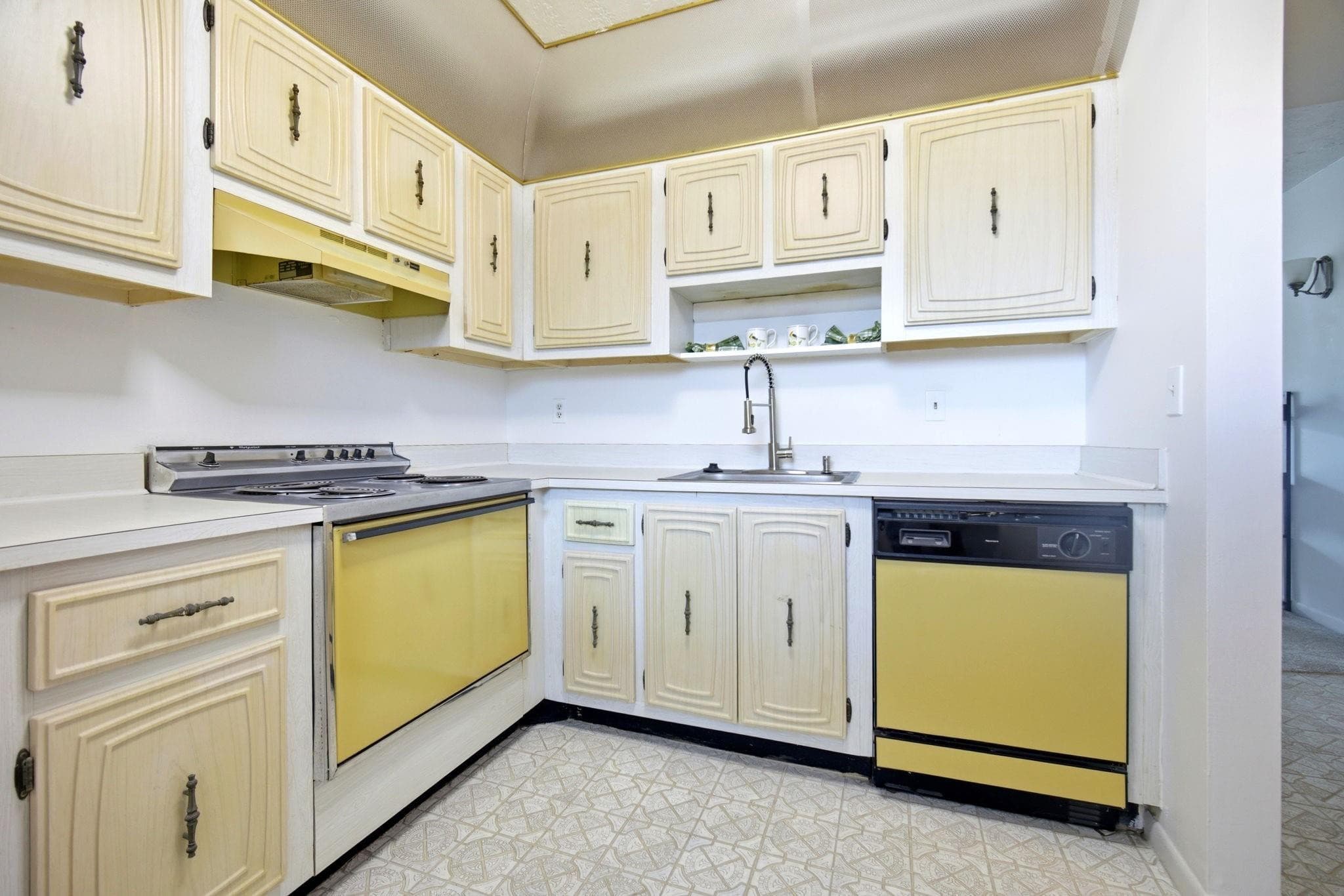 2801 Somerset Drive 401, Lauderdale Lakes, FL 33311 — photo 9 of 23
