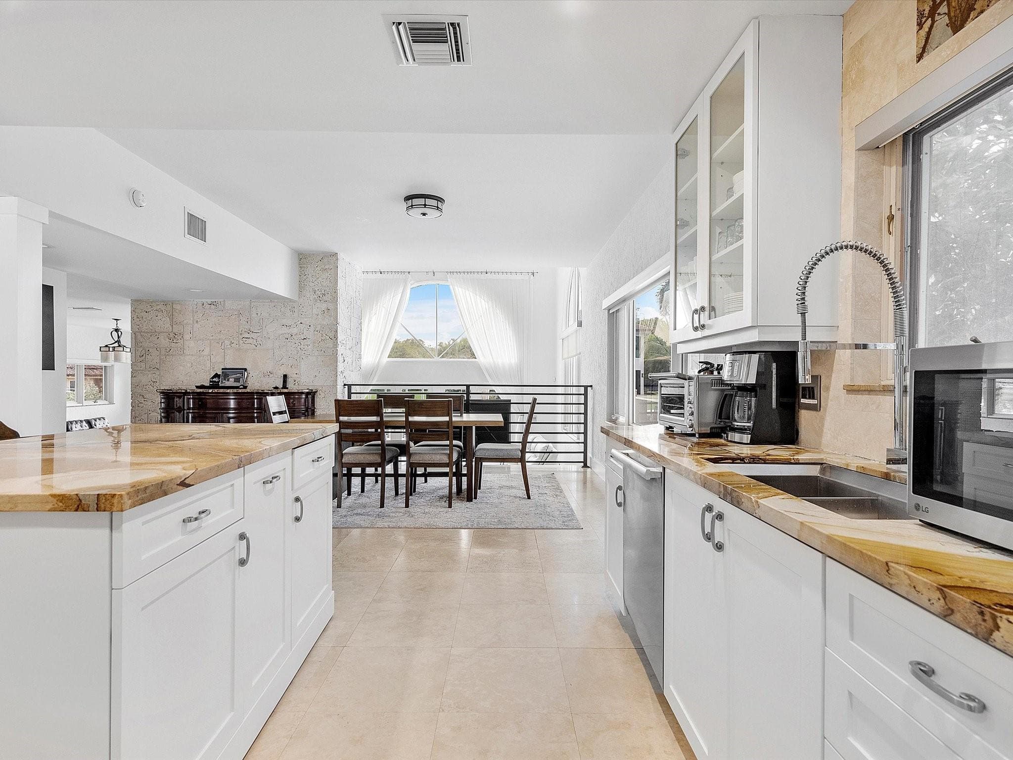 1421 Ponce De Leon, Fort Lauderdale, FL 33316 — photo 8 of 68