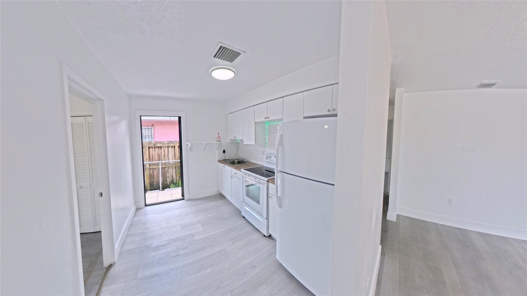 2620 SW 32nd Avenue, Miami, FL 33133 — photo 11 of 19