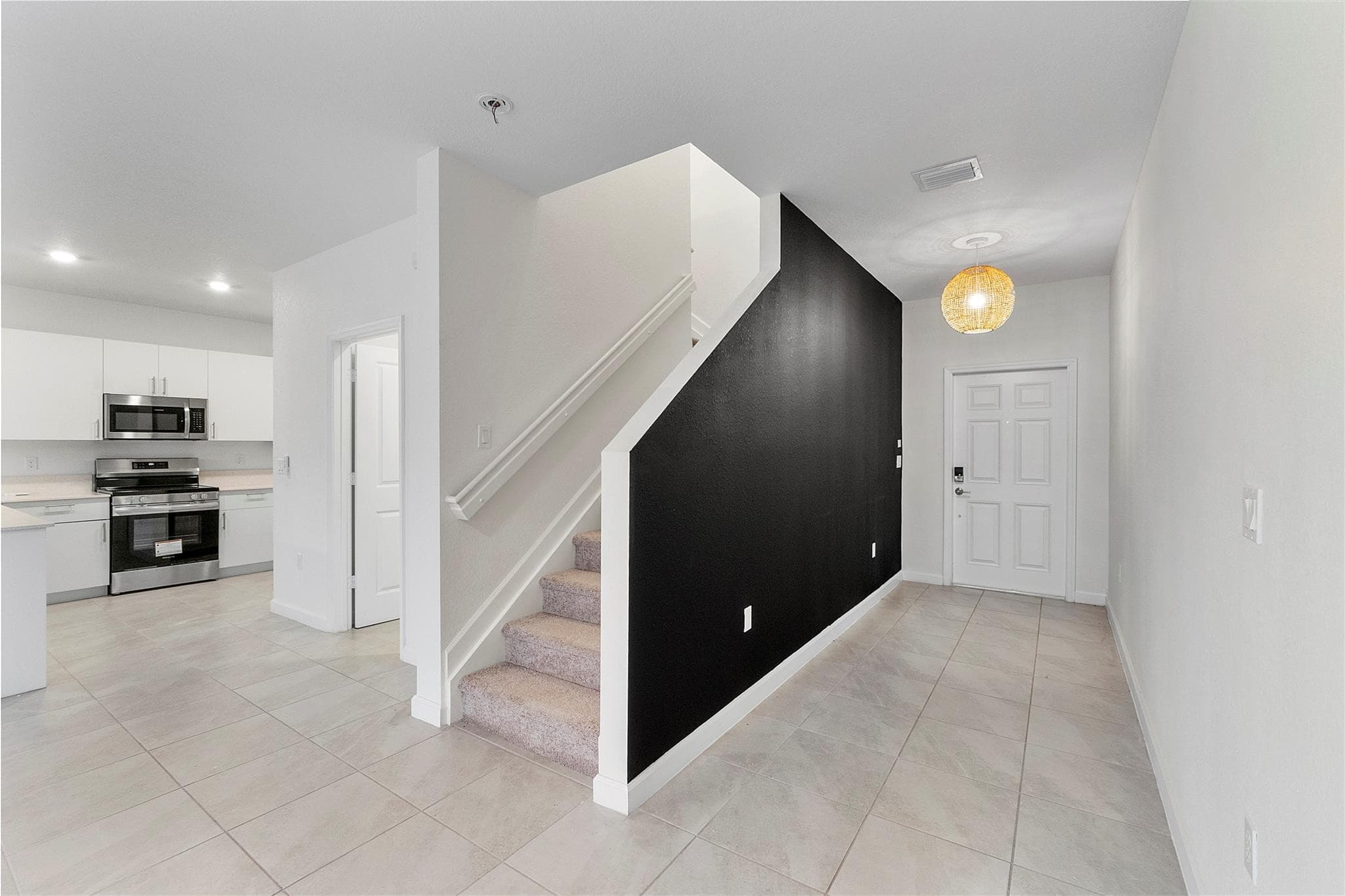 Townhouse in Dania Beach — photo 9 of 50