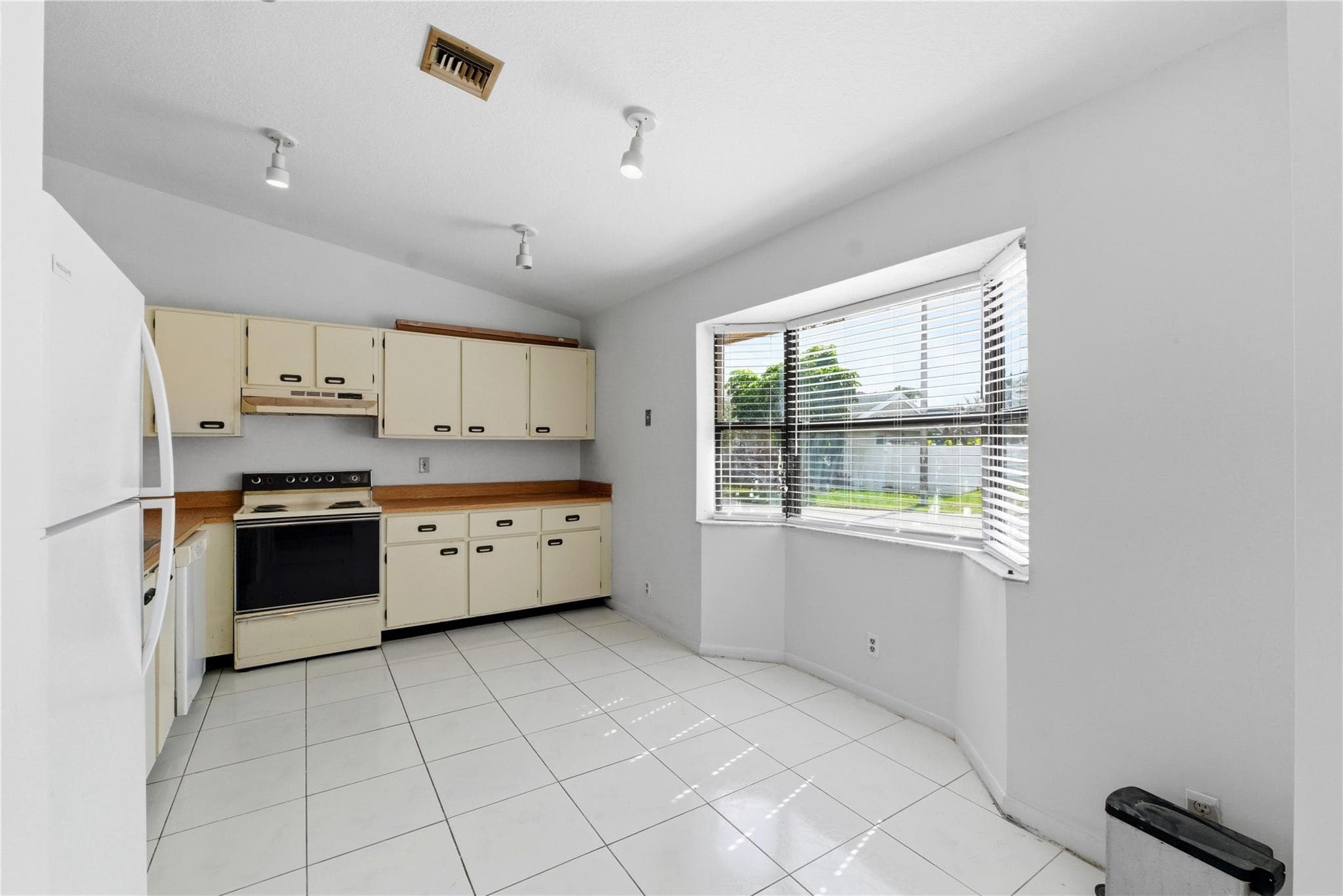 7520 NW 88th Terrace, Tamarac, FL 33321 — photo 13 of 28