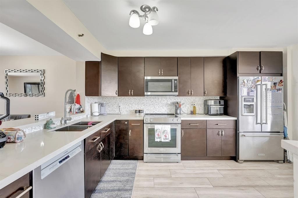 2200 S Cypress Bend Drive 905, Pompano Beach, FL 33069 — photo 2 of 25