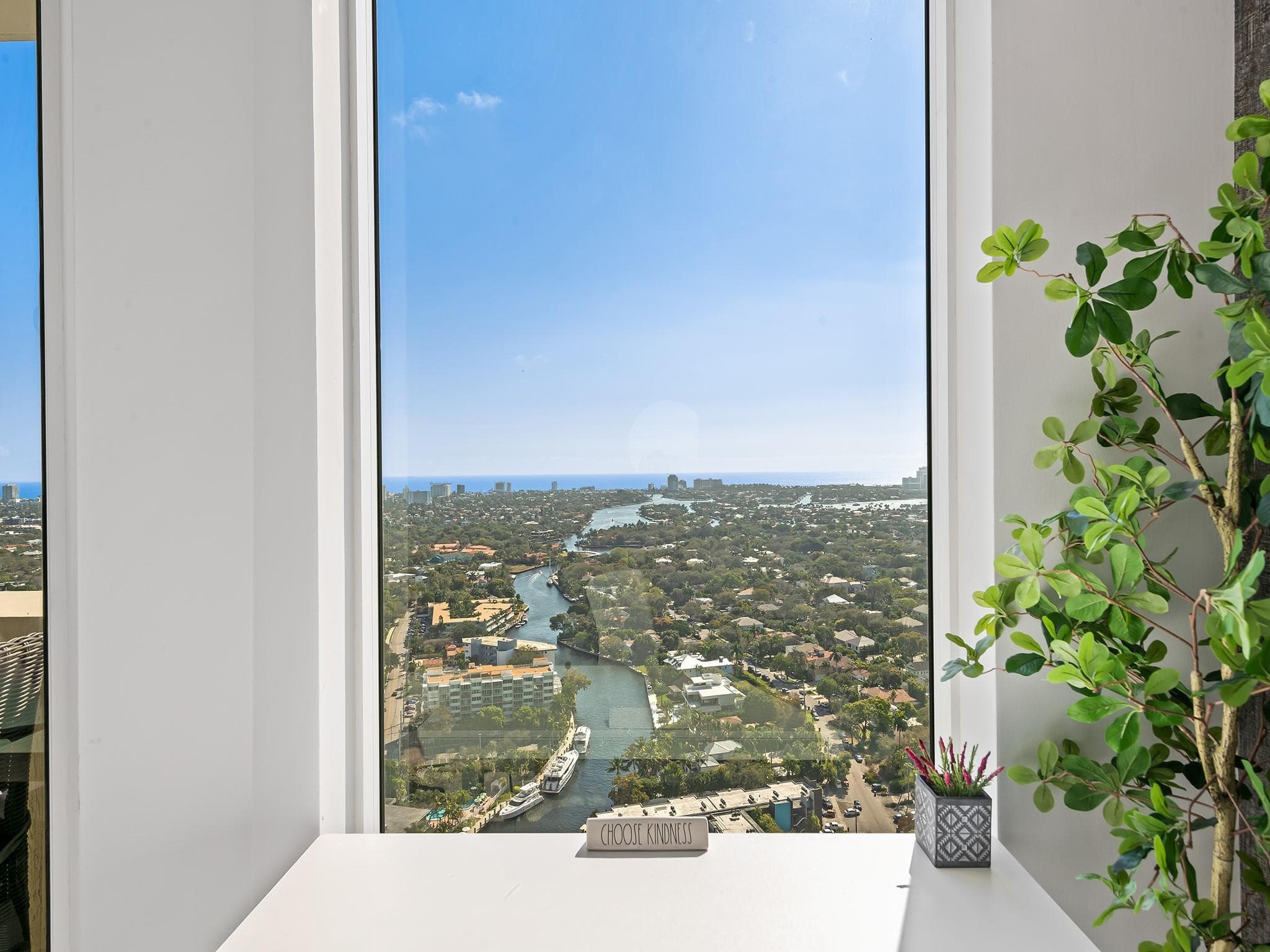411 N New River Drive 3402, Fort Lauderdale, FL 33301 — photo 2 of 45