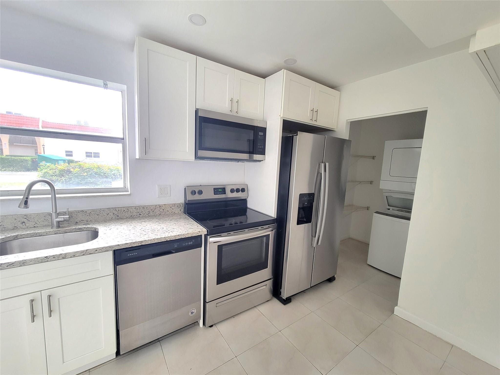 497 Lake Dora Drive 497, West Palm Beach, FL 33411 — photo 2 of 30