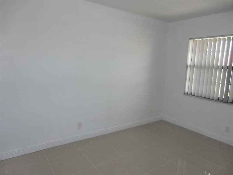 3243 104 Avenue, Coral Springs, FL 33065 — photo 4 of 10