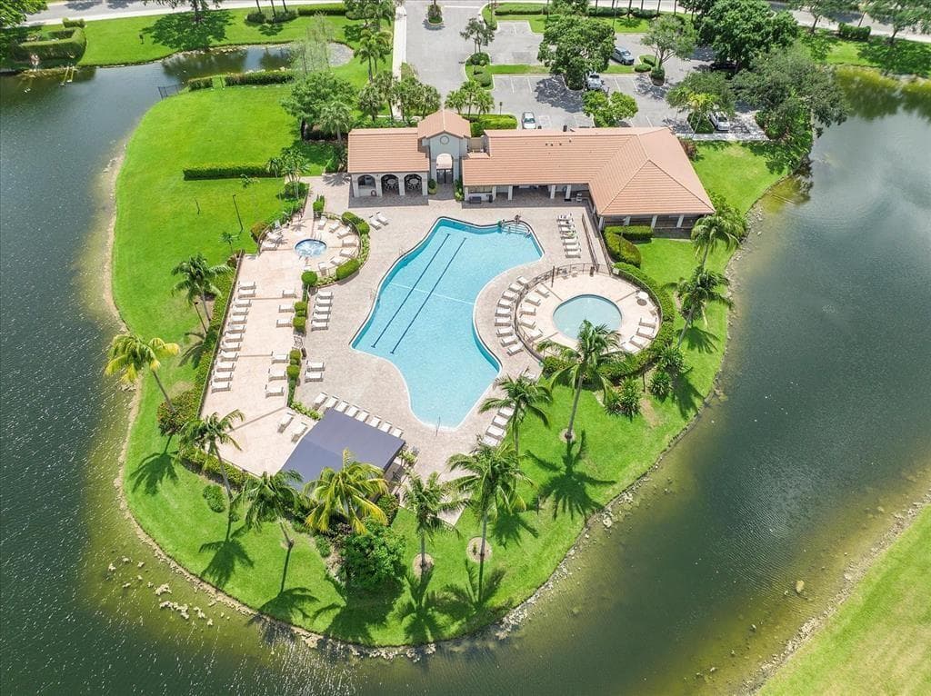 10700 NW 14th Street 146, Plantation, FL 33322 — photo 1 of 23
