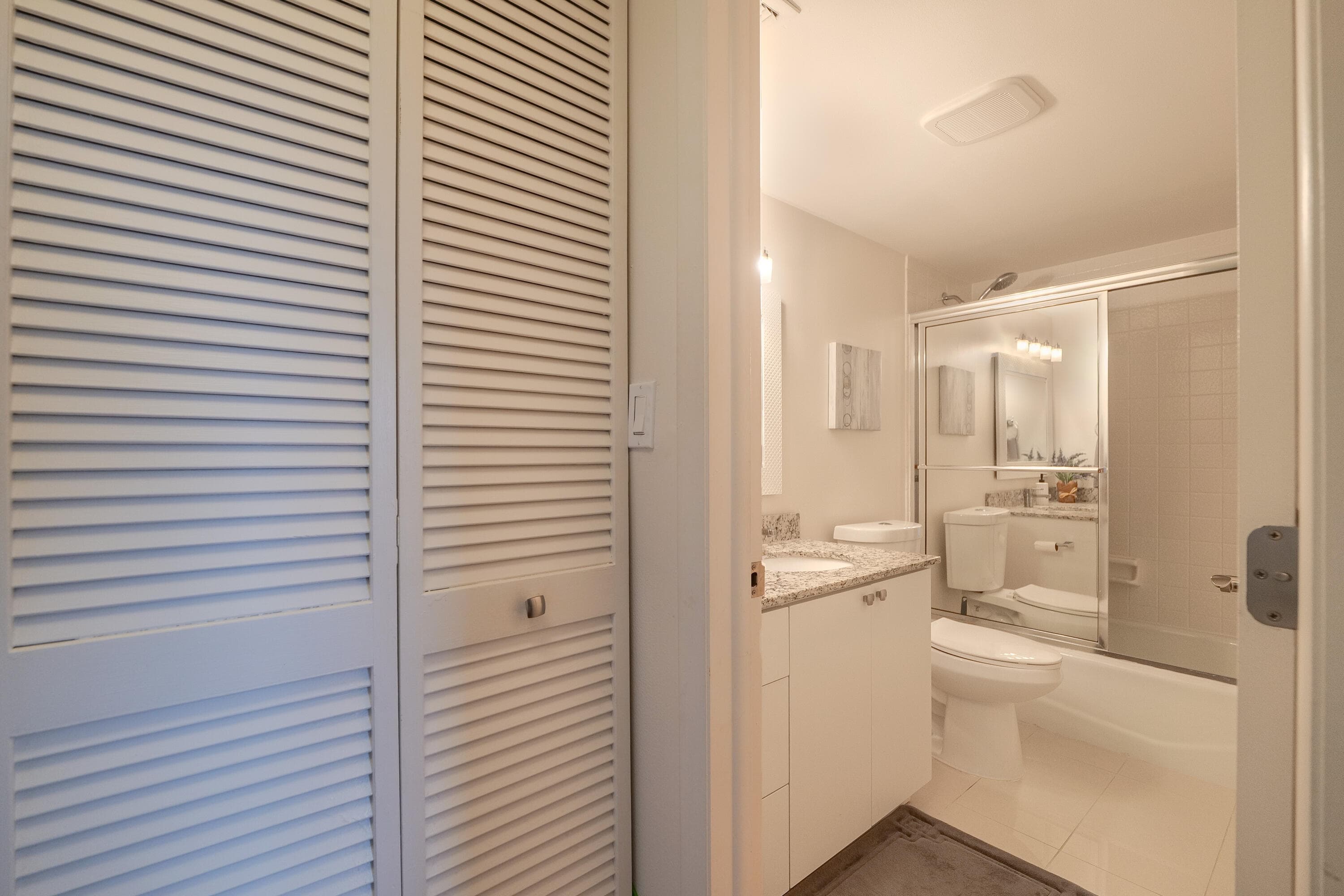3930 Inverrary Boulevard 703-d, Lauderhill, FL 33319 — photo 21 of 63